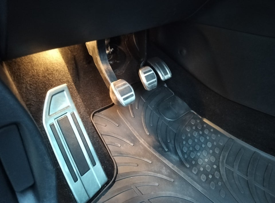 Peugeot 308 1,5 BlueHDi 130 Style SW 5d