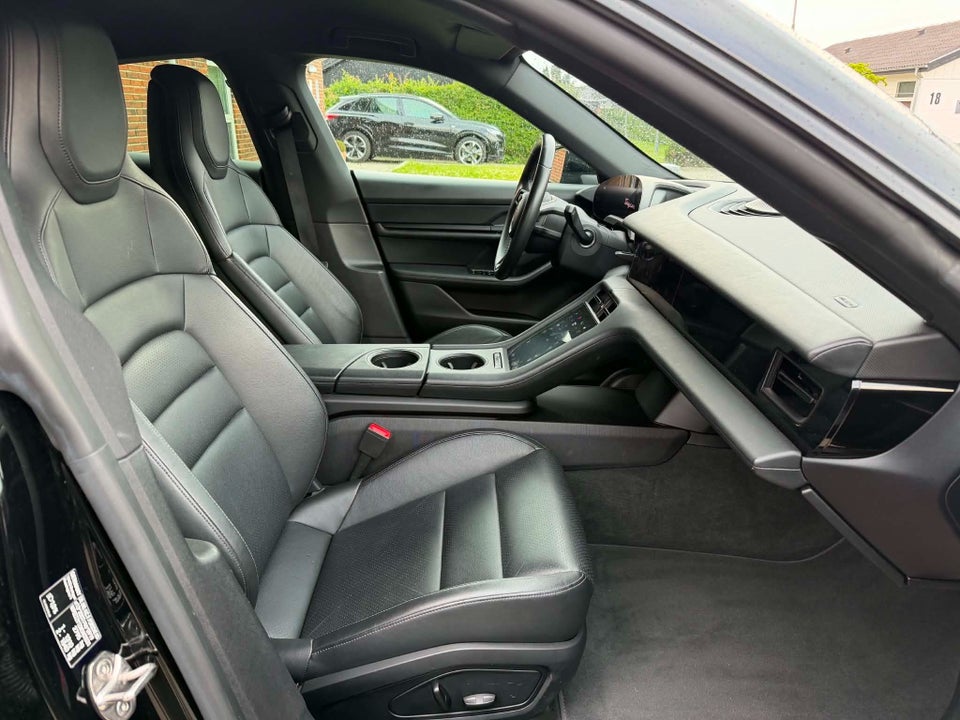Porsche Taycan 4d