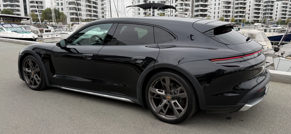 Porsche Taycan 4 Performance+ Cross Turismo 5d
