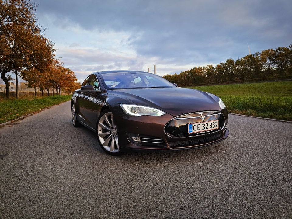 Tesla Model S P85 Signature 5d