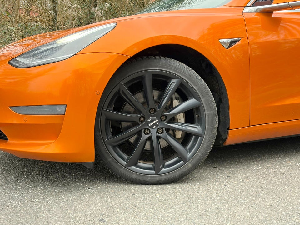 Tesla Model 3 Long Range AWD 4d