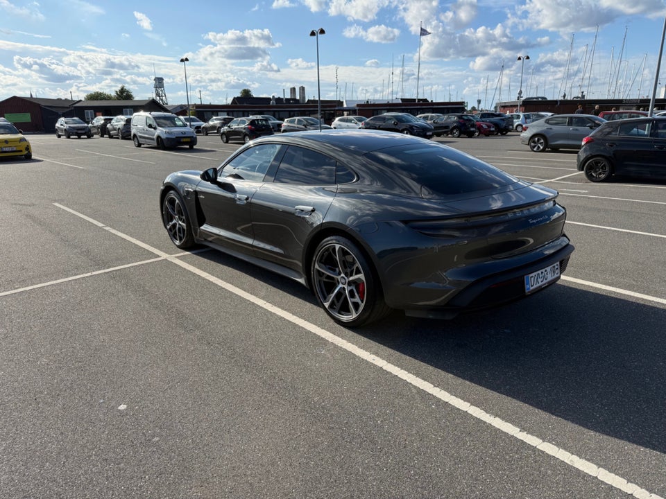 Porsche Taycan 4S Performance+ 75 Years 4d