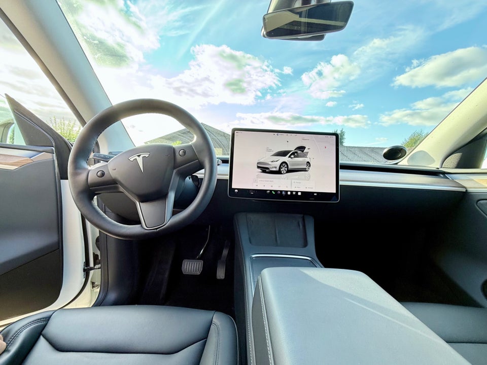 Tesla Model Y Long Range AWD 5d
