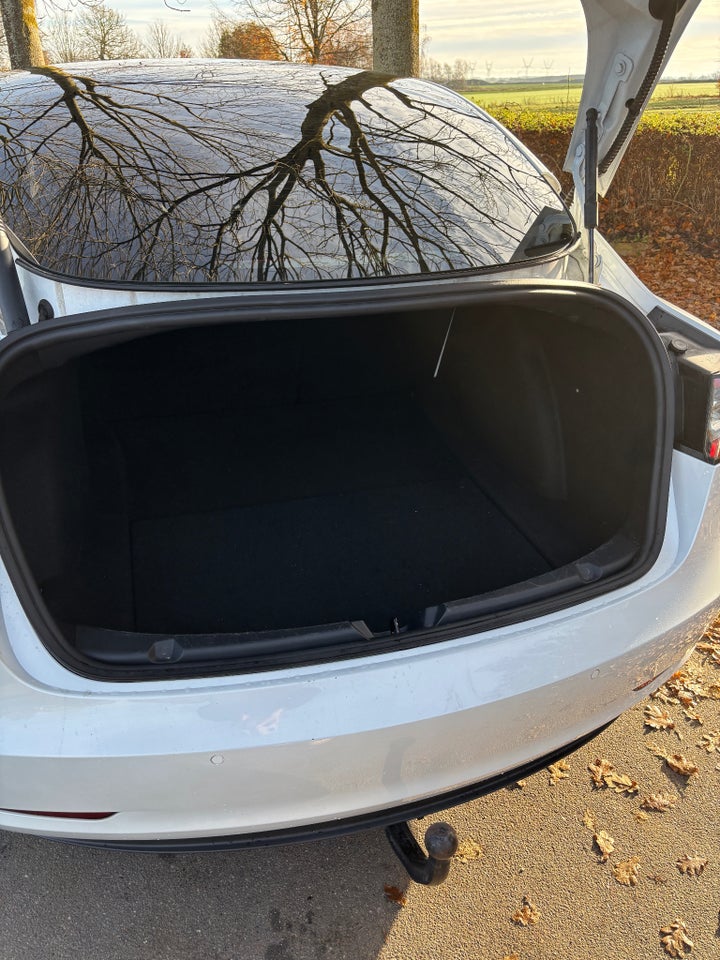 Tesla Model 3 Long Range AWD 4d