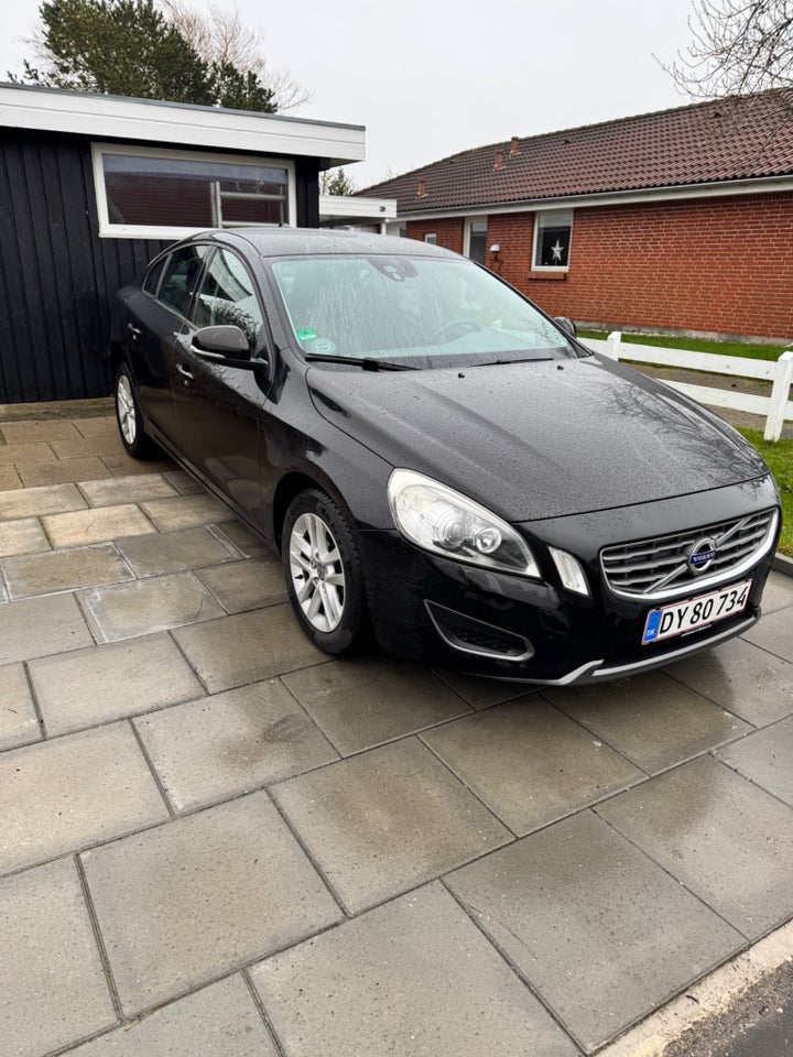 Volvo S60 2,0 D3 136 Kinetic 4d