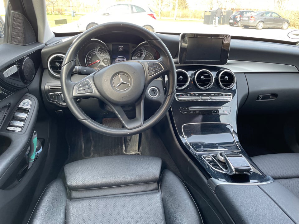 Mercedes C200 2,0  4d