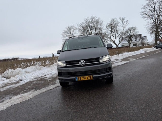 VW Transporter 2,0 TDi 180 Kassevogn kort