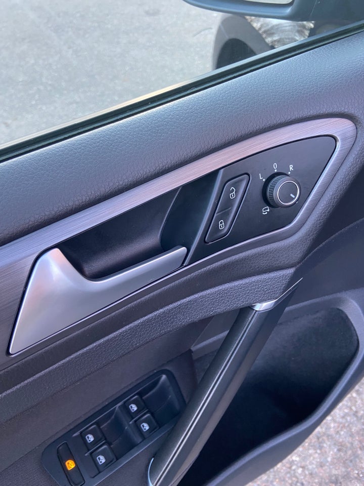 VW Golf VII 1,4 TSi 125 Comfortline Variant DSG 5d