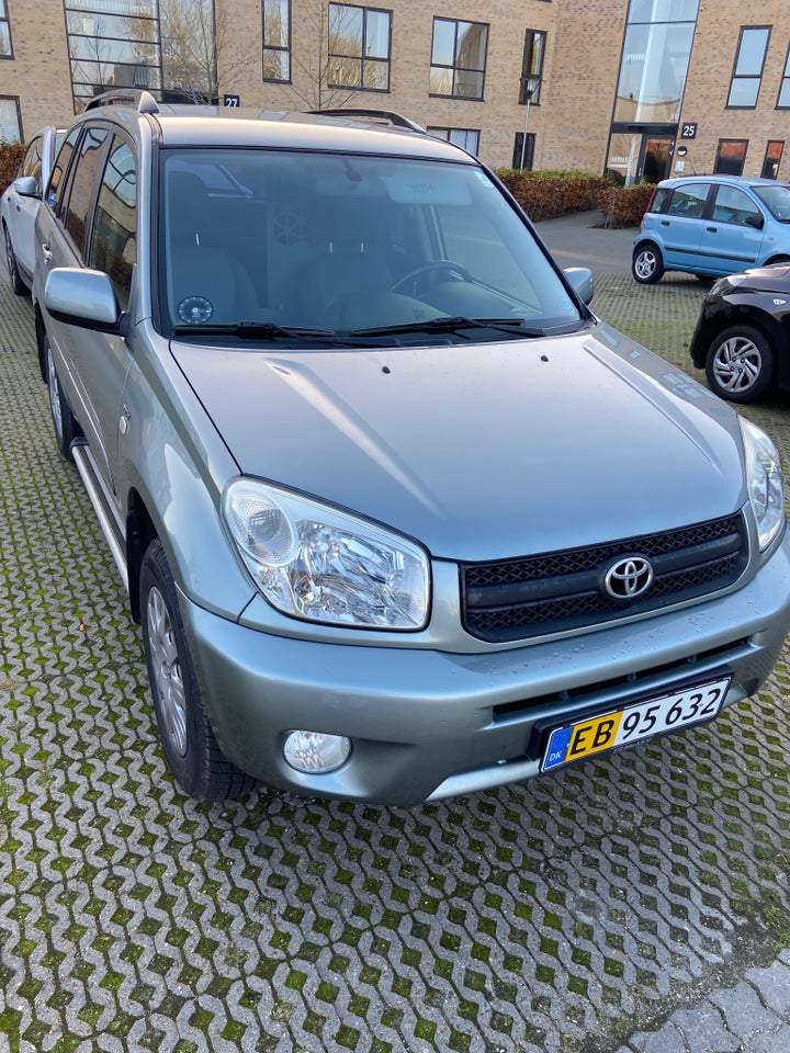 Toyota RAV4 1,8 VVT-i 5d