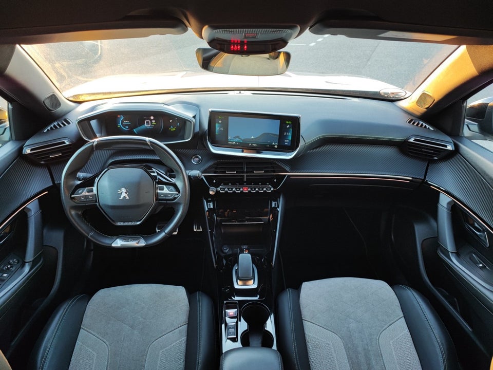 Peugeot e-2008 50 GT Pack 5d