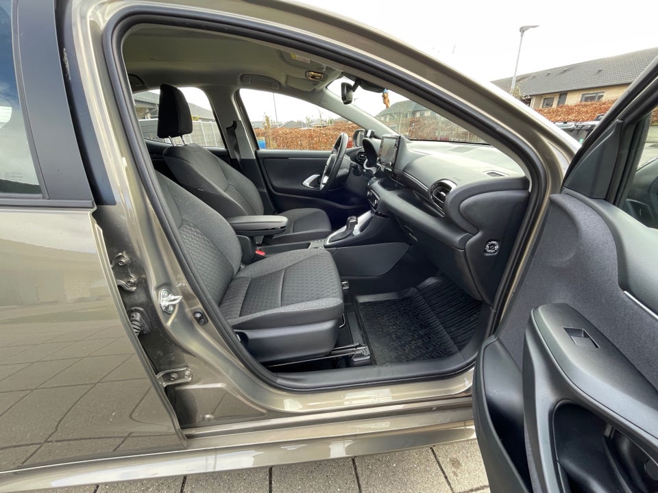 Toyota Yaris 1,5 Hybrid Active Tech+ e-CVT 5d