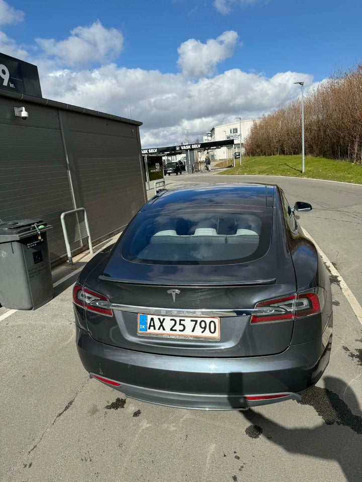 Tesla Model S 90D 5d