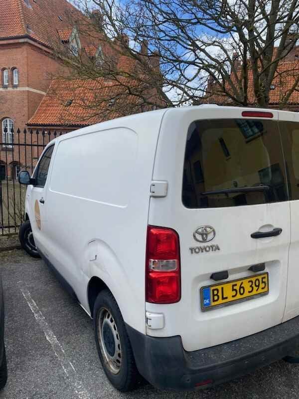 Toyota ProAce 2,0 D 120 Medium Comfort 5d