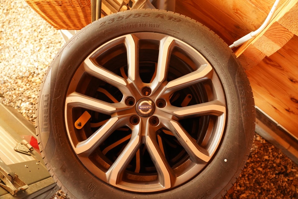 Volvo XC60 2,4 D5 220 Summum aut. AWD 5d