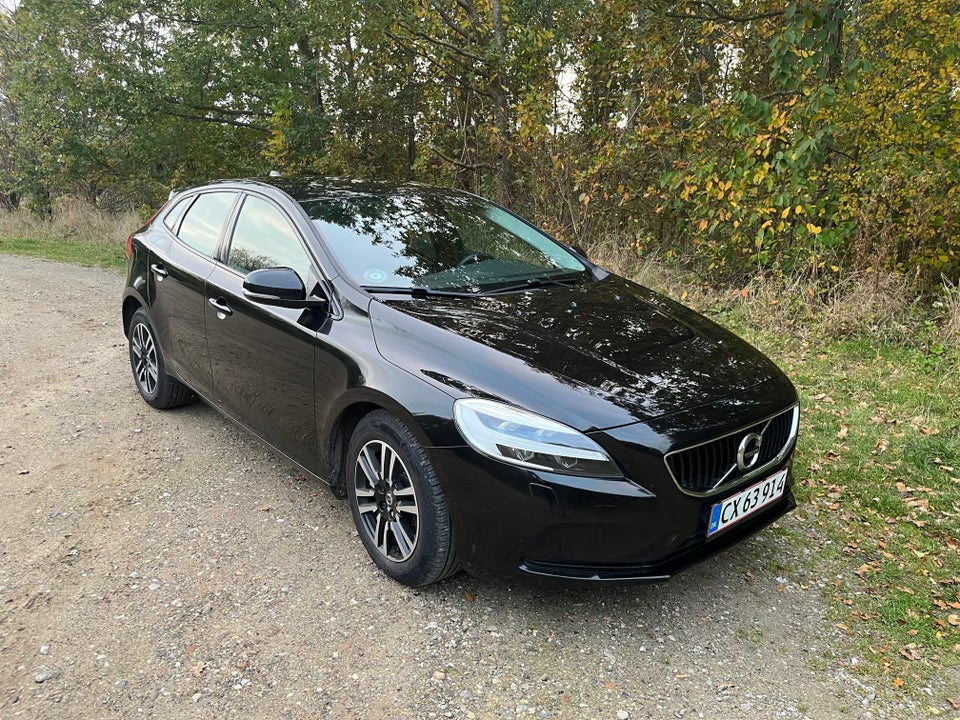 Volvo V40 2,0 D3 150 Momentum 5d