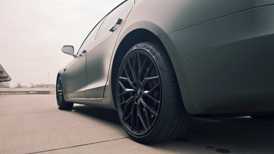 Tesla Model S 90D 5d