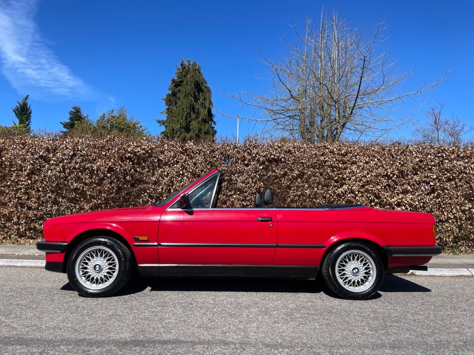 BMW 320i 2,0 Cabriolet 2d