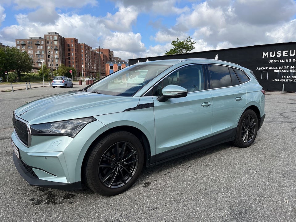 Skoda Enyaq 60 iV Plus Lodge 5d