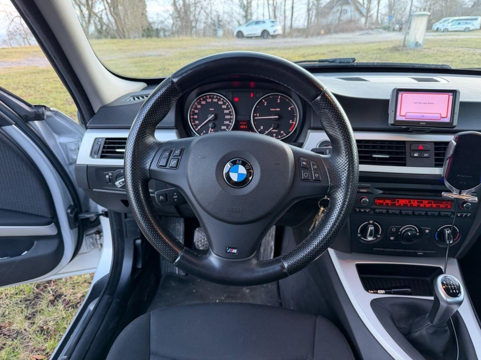 BMW 320d 2,0  4d