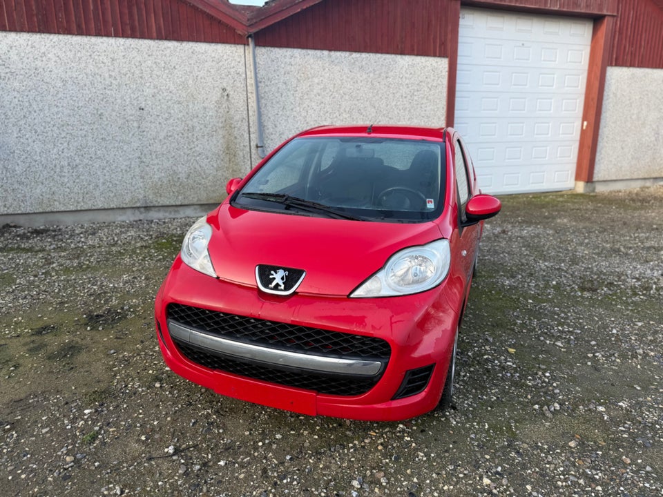 Peugeot 107 1,0 Style 5d
