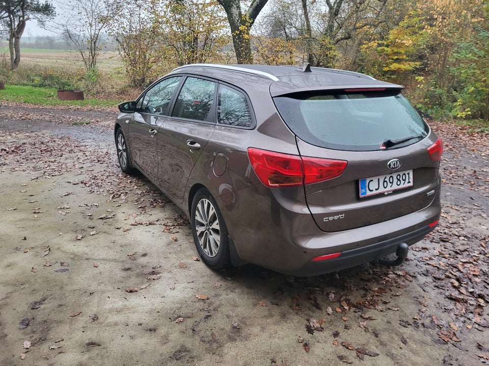 Kia Ceed 1,6 CRDi 136 Attraction SW 5d