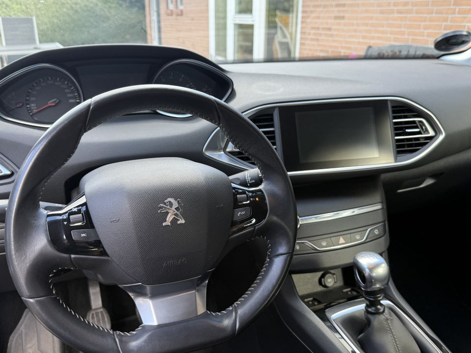 Peugeot 308 1,6 THP 125 Active 5d