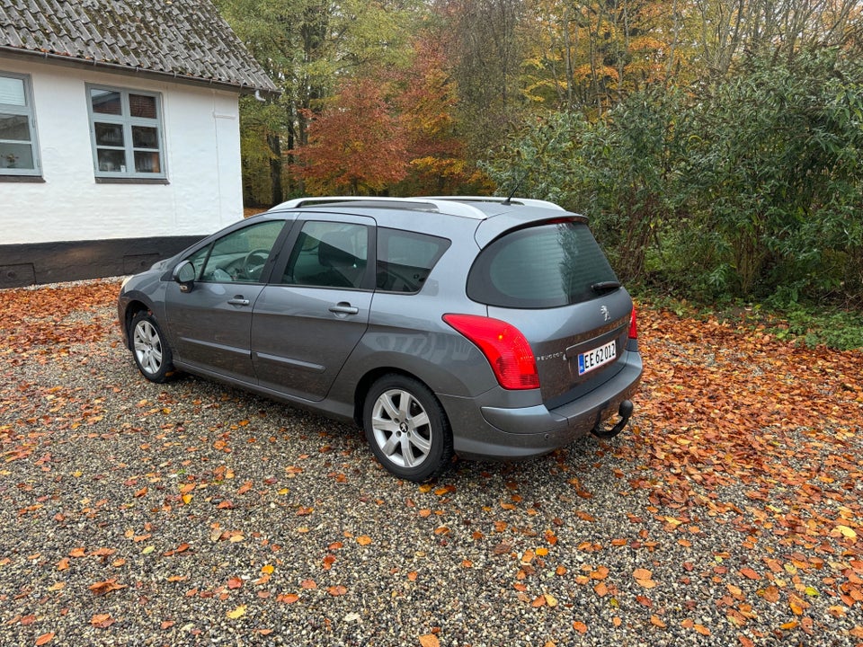 Peugeot 308 1,6 e-HDi 112 Sportium SW 7prs 5d