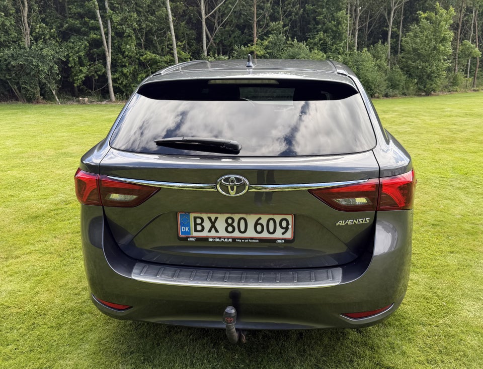 Toyota Avensis 1,8 VVT-i T2 Premium Touring Sports 5d