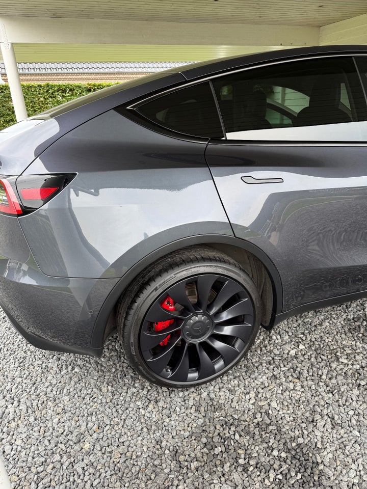Tesla Model Y Long Range AWD 5d