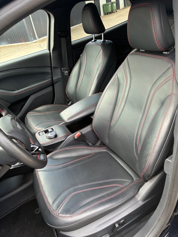 Ford Mustang Mach-E 98 Extended Range AWD 5d