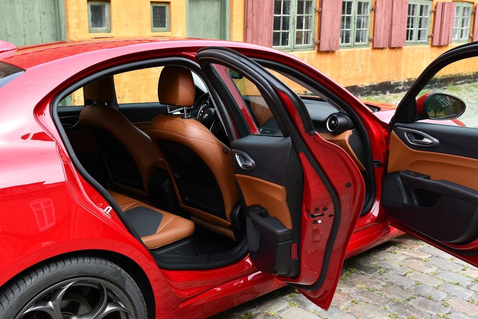 Alfa Romeo Giulia 2,0 T 200 aut. 4d