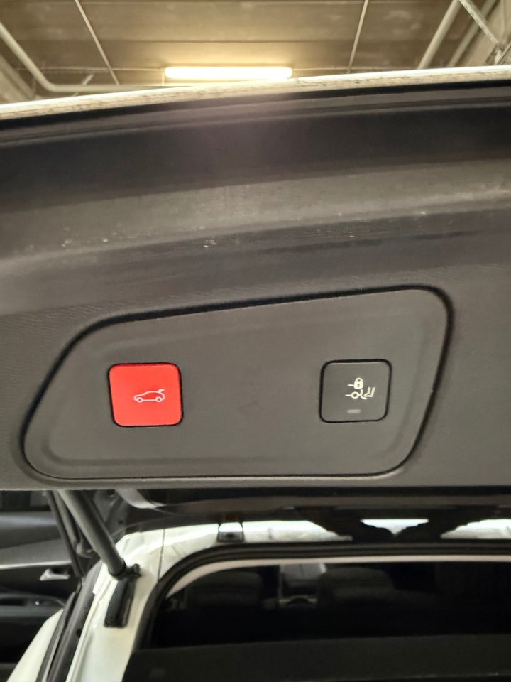 Peugeot 3008 1,6 Hybrid Selection EAT8 5d