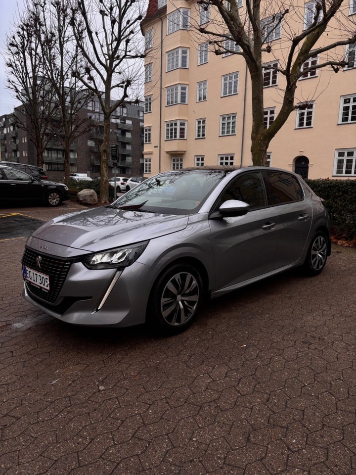 Peugeot 208 1,2 PureTech 100 Allure Sky 5d