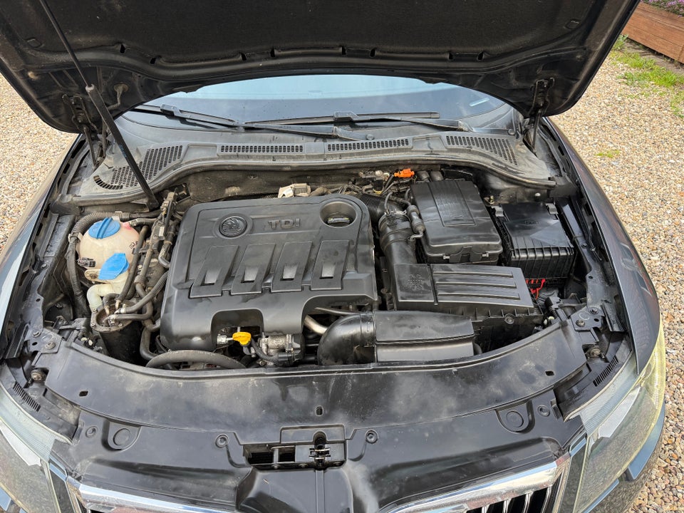 Skoda Superb 2,0 TDi 140 Ambition DSG 5d