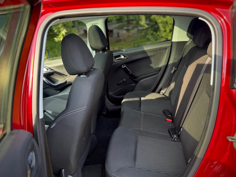 Peugeot 208 1,6 BlueHDi 100 Envy Sky 5d