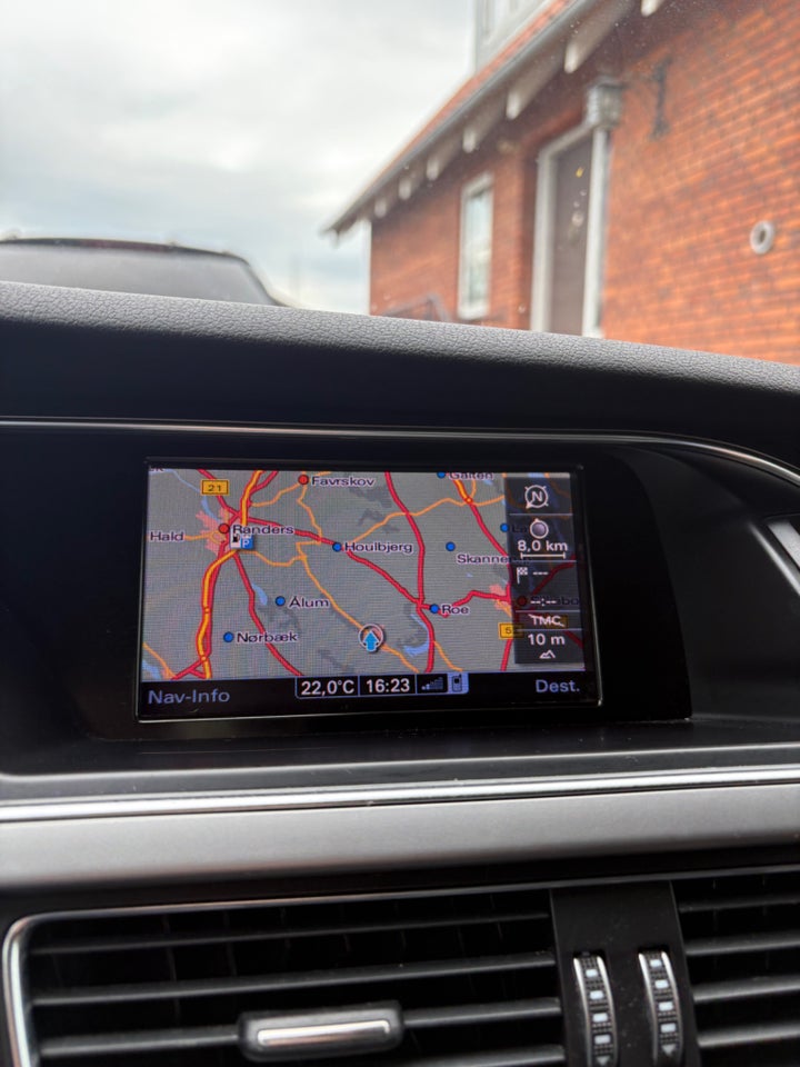 Audi A4 2,0 TFSi 211 S-line Avant Multitr. 5d