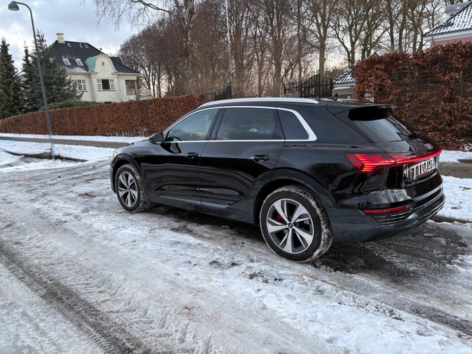 Audi Q8 e-tron 55 Advanced quattro 5d