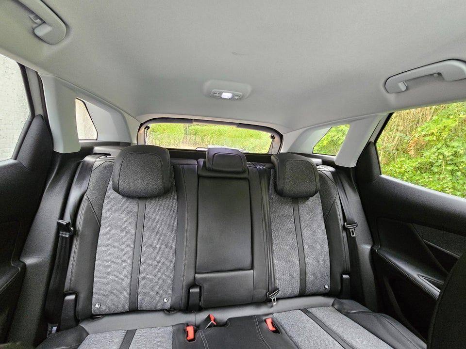 Peugeot 3008 1,6 Hybrid Allure Limited EAT8 5d