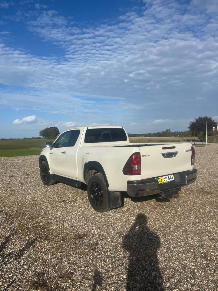 Toyota HiLux 2,4 D-4D 150 T2 Ex.Kab 4x4 4d