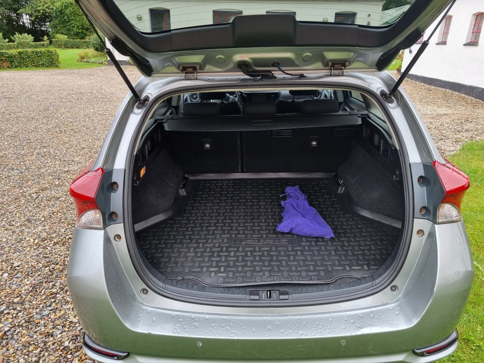 Toyota Auris 1,2 T T2 Touring Sports 5d