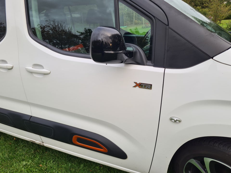 Citroën Berlingo 1,2 PureTech 130 Shine EAT8 5d