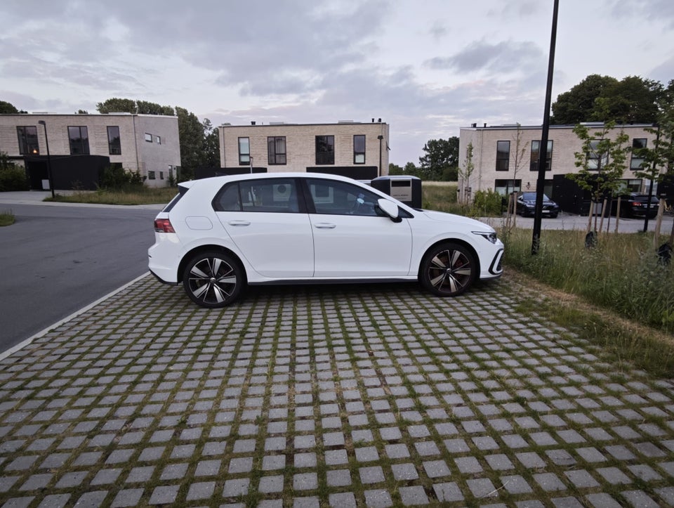 VW Golf VIII 1,4 GTE DSG 5d