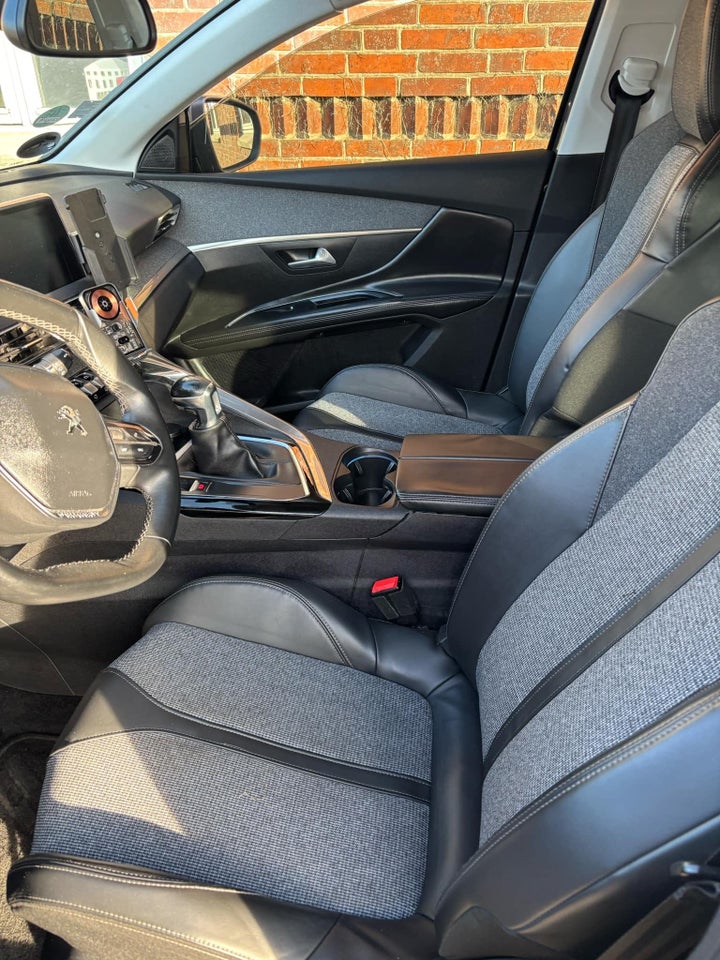 Peugeot 5008 1,6 BlueHDi 120 Allure 7prs 5d