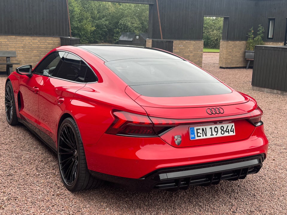 Audi e-tron GT quattro 4d