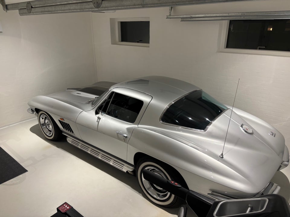 Chevrolet Corvette Stingray 2d