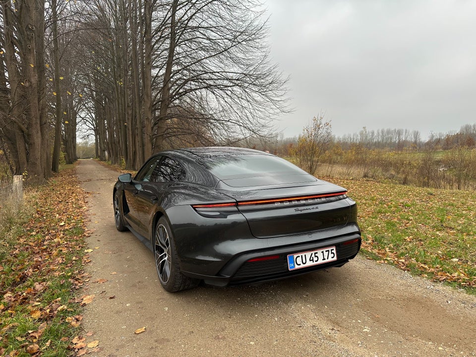 Porsche Taycan 4S 4d