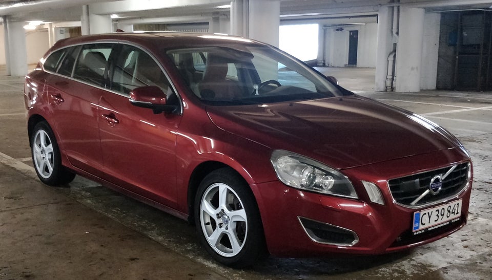 Volvo V60 2,4 D5 215 Summum 5d