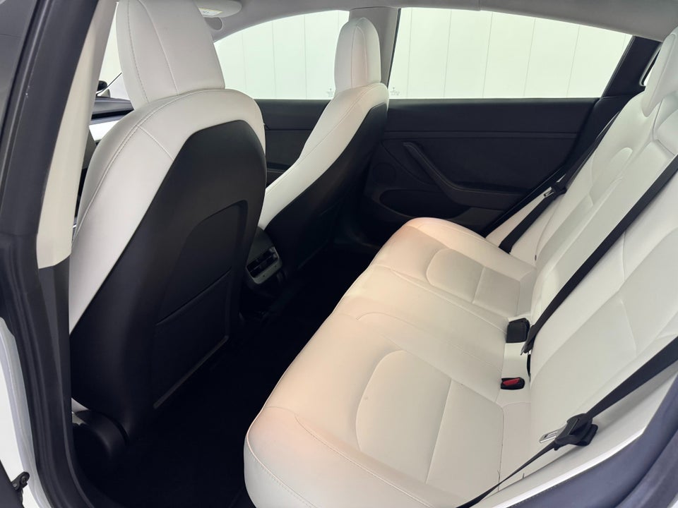 Tesla Model 3 RWD 4d