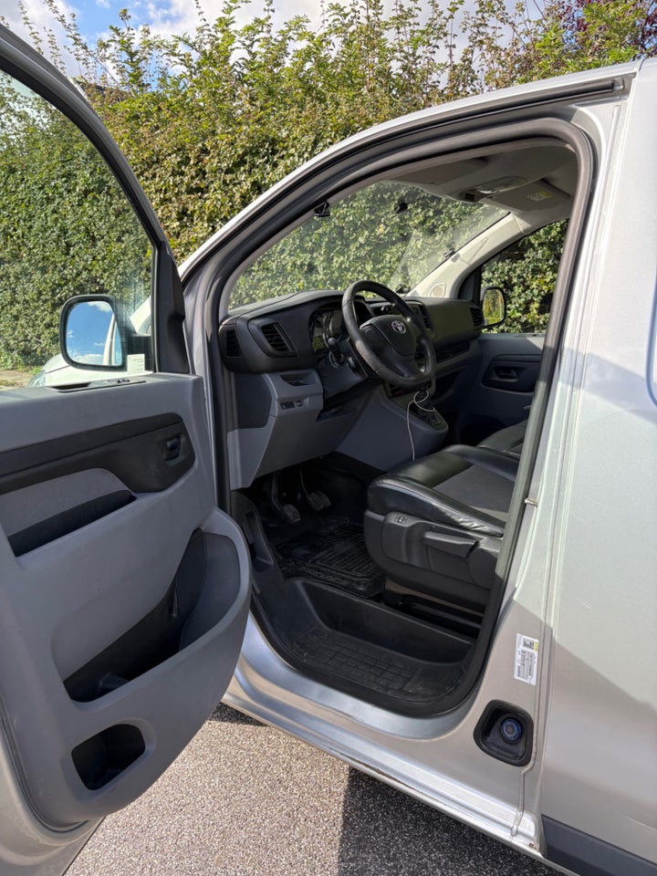 Toyota ProAce 1,6 D 115 Medium Comfort 5d