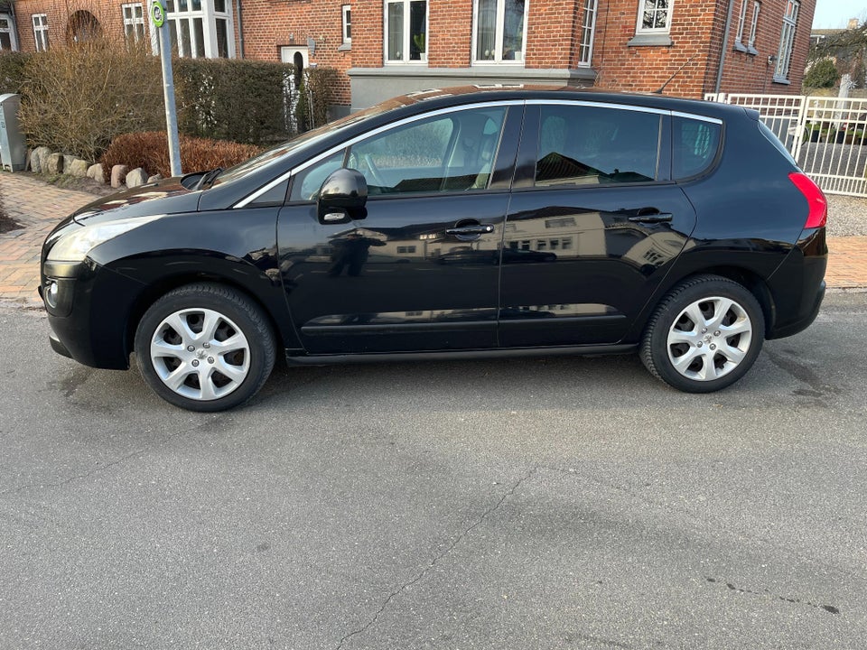 Peugeot 3008 1,6 HDi 112 Premium+ 5d